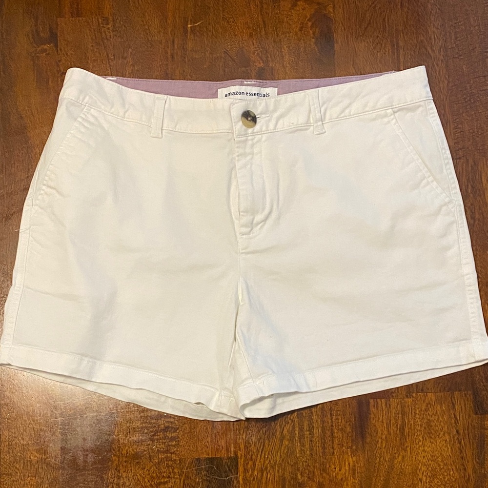 Amazon Essentials Women's Classic White Cotton Shorts